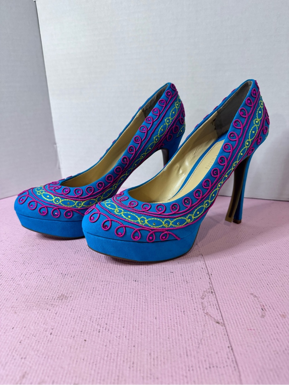 Gianni Bini Blue Platform Pumps with Pink & Green Embroidery